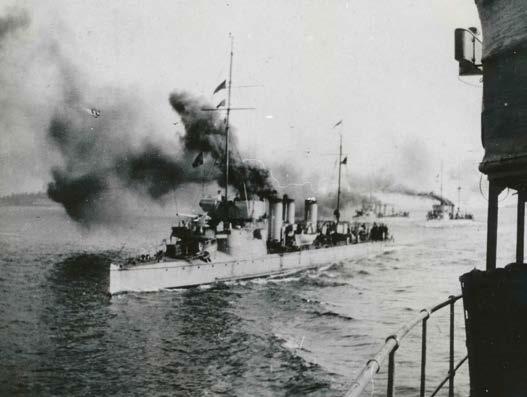 Laivasto syntyy venäläisestä kalustosta Ensimmäisen maailmansodan ja Suomessa käydyn vuoden 1918 loppuratkaisuihin liittyen Venäjän Itämeren laivaston pääosat vetäytyivät Helsingistä