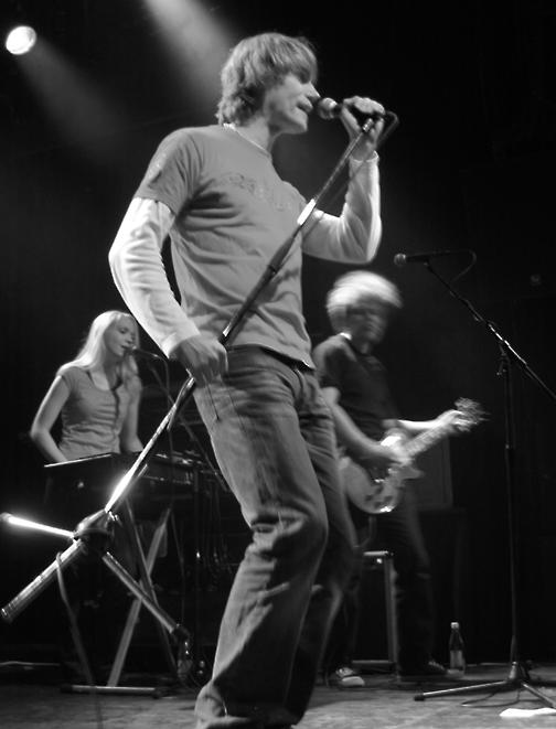 Dolchamar en Tavastia La unuan fojon en historio koncertis espobando en legenda scenejo de Tavastia, la plej fama rokklubo en Finnlando. La aranøo estis Lukirock 3.5.