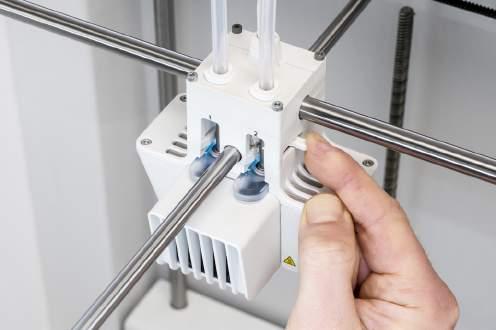4. Etsi tulostetun X-ristikon parhaiten kohdistuvat viivat ja huomioi numero, joka vastaa näitä viivoja. Syötä tämä numero Ultimaker S5 -tulostimeen X-siirtymäarvoksi. 5.
