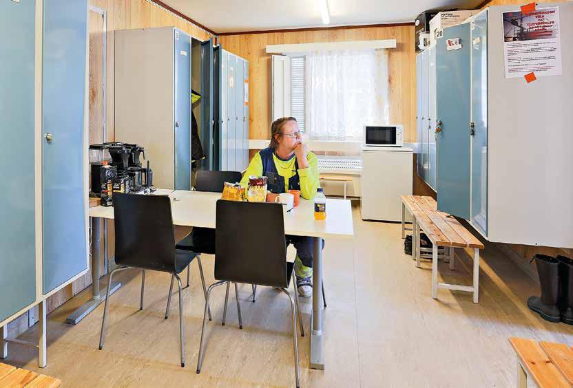 Vaatteiden kuivatustilojen vaatimukset: Märkien ja kosteiden vaatteiden sekä jalkineiden kuivattamista varten on oltava työntekijämäärä, vuodenaika sekä rakennusvaihe ja muut olosuhteet huomioon