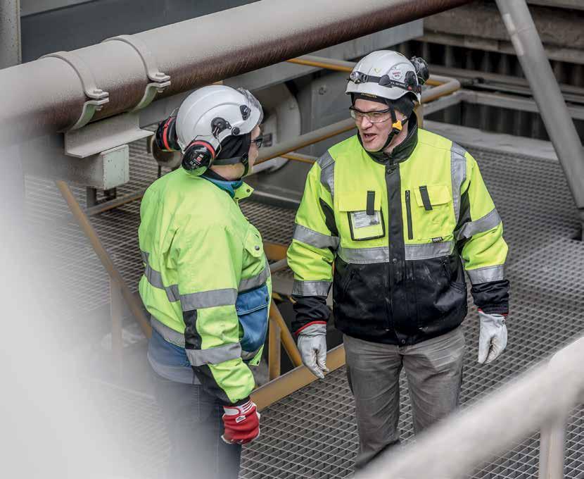 MIKKO NIKKINEN jatkuvasti. Jokainen Finnsementin työntekijä saa työturvallisuuskoulutusta vähintään 12 tuntia vuodessa. Asenteen on oltava kohdallaan.