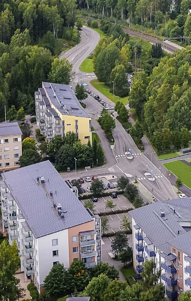 Autoa en tarvitse, sillä pyörällä pääsee ja kävely avaa aistit virkeimmilleen.