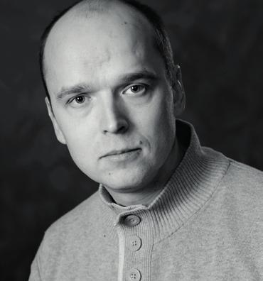 Kohti uutta vuotta Juha Harju Pääkirjoitus Vuosi lähestyy loppuaan ja on aika rakentaa tulevaa. Vuosikymmenten ajan SAV ry on tarjonnut hyvän kodin ammattivalokuvaajille.