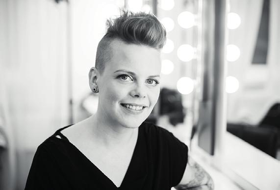 sukeskuksessa isolle yleisölle vedetyt luennot olivat jotain, mitä ei rahalla saa. Lopuksi kannustan kaikkia tulemaan seuraamaan jyrytystä paikan päällä.
