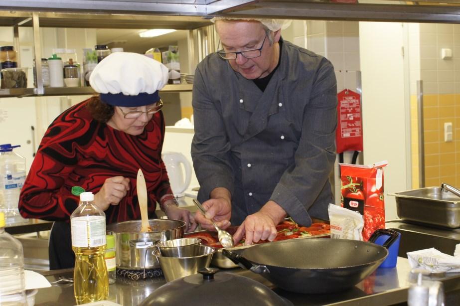 5 Kreikkalaisia ruokia Athosvuoren luostarien tapaan, 08. 11.07. Kreikkalainen ruokakulttuuri on lähellä suomalaisen sydäntä.