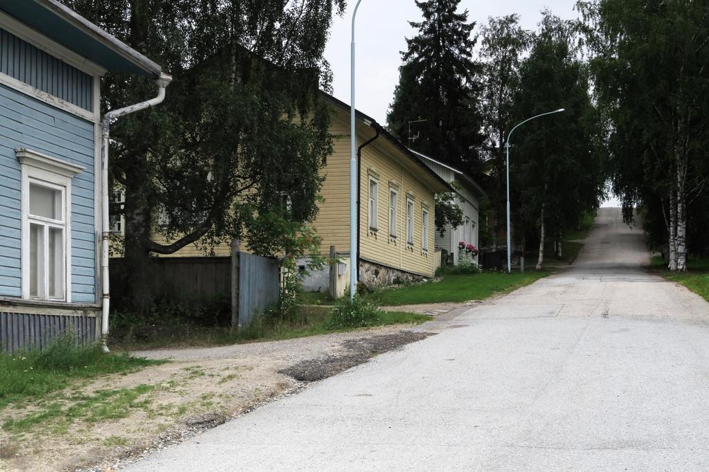 PUU-NURMES - Sisä-Suomen laajin historiallisella ruutuasemakaava-alueella säilynyt yhtenäinen puukaupunkialue - Yhtenäisimmät alueet luoteisosassa - Ydinosan