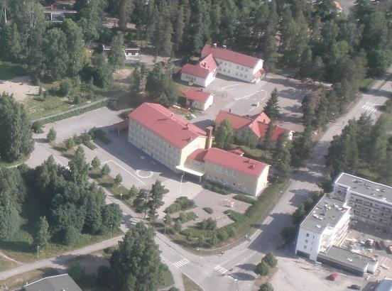 Mikäli yhdistettyä lukiota ei tule, lisätään hankkeeseen liikuntatilat noin 920 brm 2, jolloin
