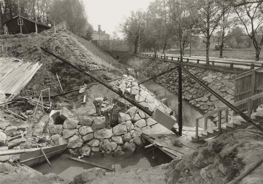Vuonna 2013 kontreskarppimuurin puolelta oli poistettu sora- ja multakerroksia ja muurin alimmat kivet oli asetettu paikoilleen jo aiemmin.