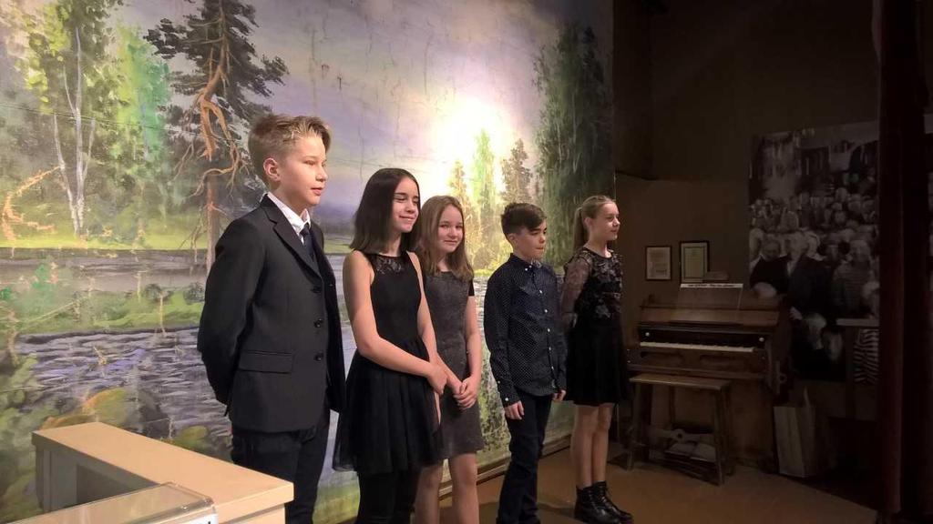 Kirjoituskilpailun kärki Työväenmuseo Werstaalla palkintojenjakotilaisuudessa 6.12.2017 2.5.