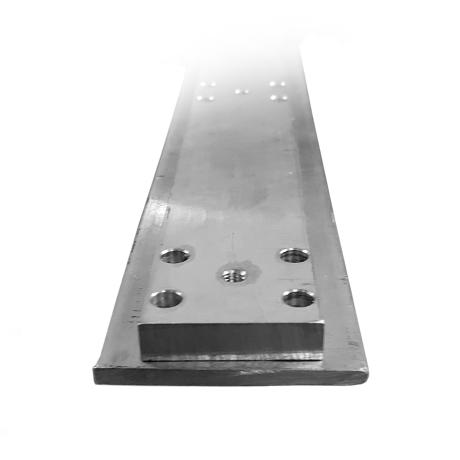3 A5 Stiffener bar for flex rail - kiskon jäykisteprofiili Kiskon jäykisteprofiili on 40 x 10 mm:n alumiinitanko, joka kiinnitetään pulteilla kiskoon jäykistämään sitä, jos kiskoa ei kiinnitetä