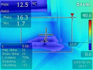 Lämpökuvattu ulkoseinän ja pilarin liitoskohta. Kuva 3.