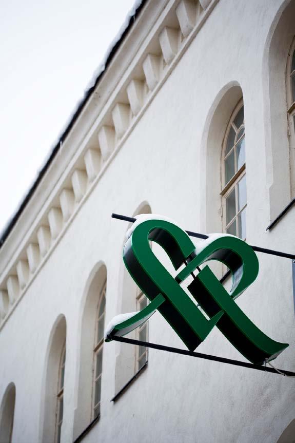 MEHILÄISEN OMISTAJAT Mehiläisen omistajia ovat: Pääomasijoittajien Tritonin ja KKR:n hallinnoimat rahastot (76,3 %) LähiTapiola (9,2 %) Eläkeyhtiöt Ilmarinen (3,7 %) ja Varma (3,7 %) Yksityishenkilöt