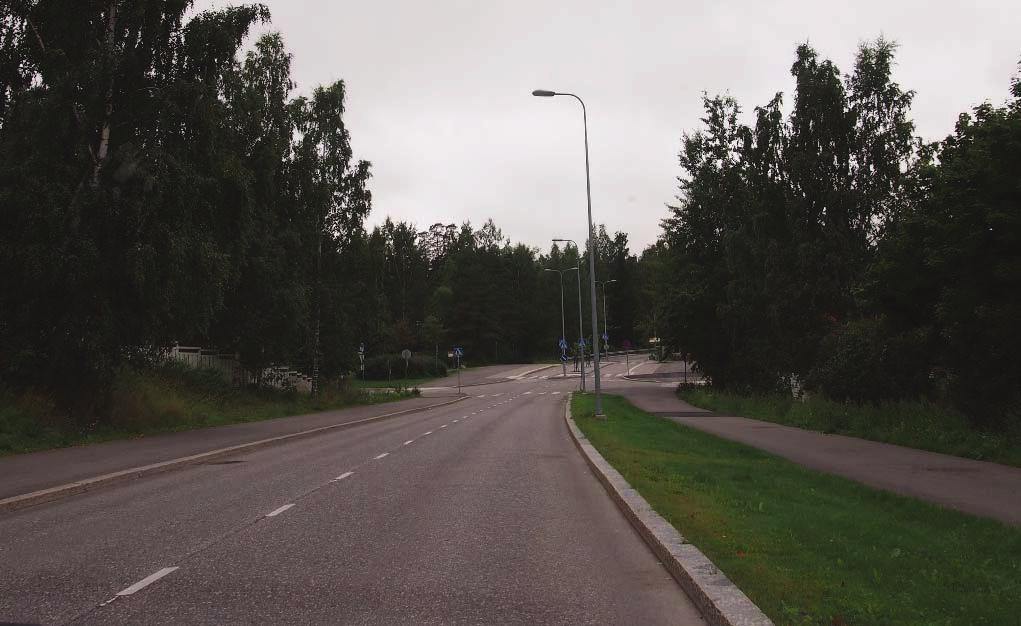 3 Mittauslaitteet Tutkimuksen aineisto kerättiin kahdella eri tutkailmaisimella: SDR-tutka (Espoo) ja Viacount 2 (Tampere, kuva 4) ja kahdella eri nopeusnäyttötaululla: Viasis Mini (Espoo ja Tampere)