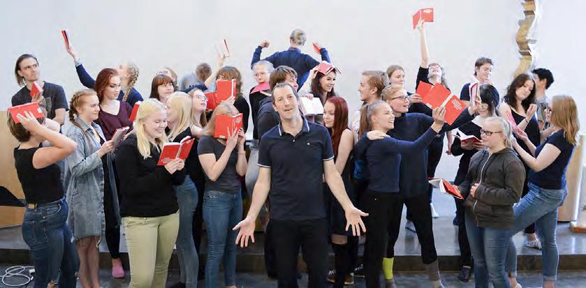 Kesällä viikkomessu kirkossa vain joka toinen viikko. Messu su 17.6. klo 10. Liisa Penttinen, Ilpo Rannankari, Anu Pulkkinen. Henna Ustinov, huilu. Ei viikkomessua ke 20.6. Kesäillan yhteislaulu Vanhalla Pappilalla klo 18.