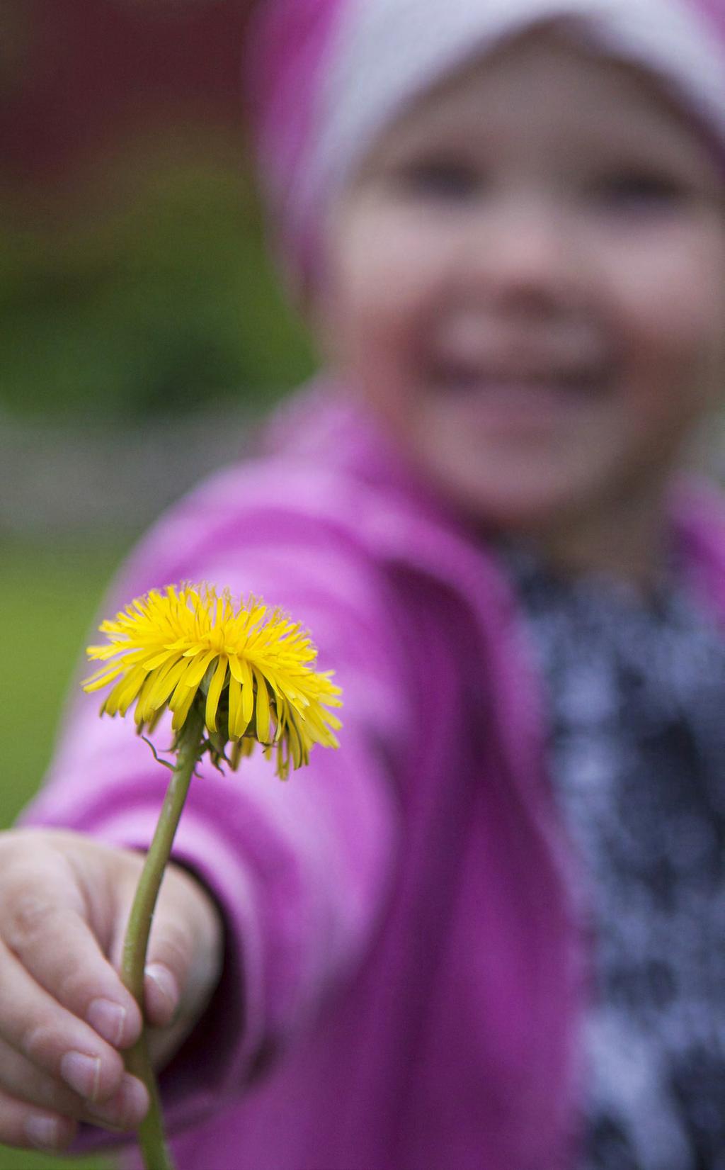 6 Tapahtumat 2018 KERHOJA JA KAHVILOITA lapsille ja perheille Kesän aikana seurakunnilla on tarjolla mutkattomia ja rentoja kohtaamispaikkoja kaiken ikäisille.
