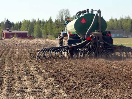 AGRONIC- jakaja on varustettu vakiovarusteisella 4- haarapalkilla.