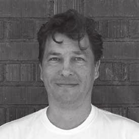 Hän oli neljä vuotta Entrepreneur in Residence -yritysedustaja Wollongongin yliopiston ARC Centre of Excellence in Electromaterials Science -osastolla ja Honorary Principal Fellow -jäsen Sydneyn