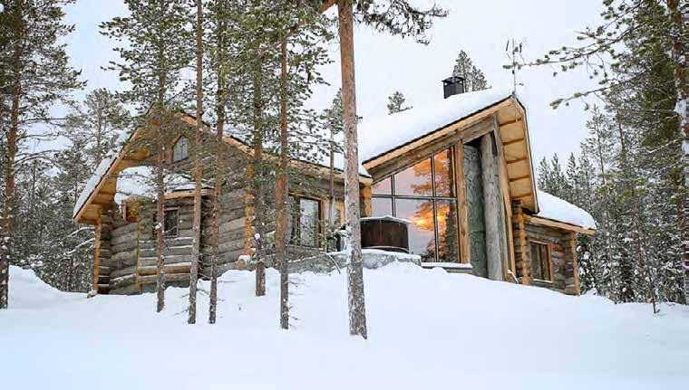 Suksihuoltorakennuksessa huoltotilan yhteydessä vuokraajien vapaassa