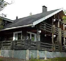 Kaksi makuuhuonetta. What a lovely cabin, very well equipped, clean and warm.