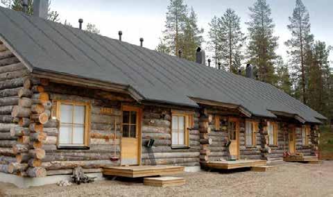 Torstaina E & N käveli Kellokhaaseen, Kesängille ja kauphaan (3 km!!!). Illalla lämpes sauna ja ne katto hyvän elokuvan.