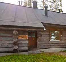 HYVÄT ULKOILUMAASTOT vieressä ja Ylläs-tunturin näkymä olohuoneen ikkunoista.