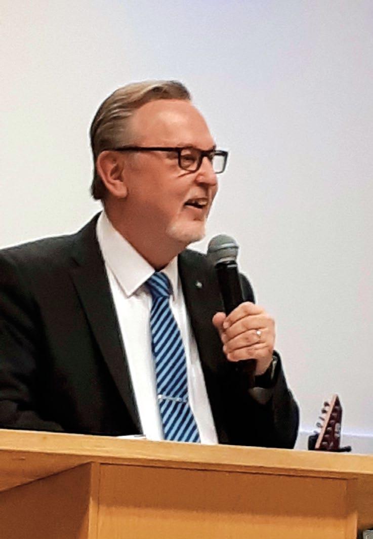 Iloista työnantajaa Jumala rakastaa Liikenneasemayrittäjä Jari-Pekka Koposella on Keski-Suomessa kolme huoltoasemaa, joissa ei myydä olutta, alkoholia eikä tupakkaa.