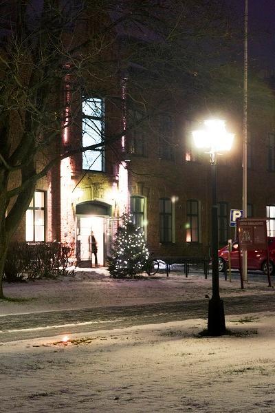 NUORTEN VASTAANOTTO SIHTI, 13-22 VUOTIAILLE Nuorten vastaanotto Sihti paveee nuorten aikuistumiseen ja yeisesti mieenterveyteen iittyvissä asioissa.