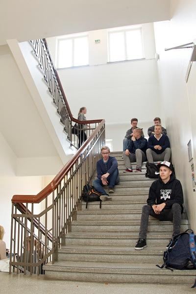 AIKALISÄ - TUKEA KUTSUNTAIKÄISILLE Aikaisä on tarkoitettu kaikie kutsuntaikään ja varusmiespaveusikään tuevie ja erityisesti niie, jotka jäävät paveuksen ukopuoee kutsunnoissa tai joiden