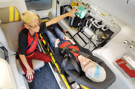 Edustava ja näkyvä Profile toi Genios-mallissaan ambulansseihin virtaviivaiset integroidut hälytysvalot, ja Advanzissa ne on uudistettu kokonaisuudessaan.