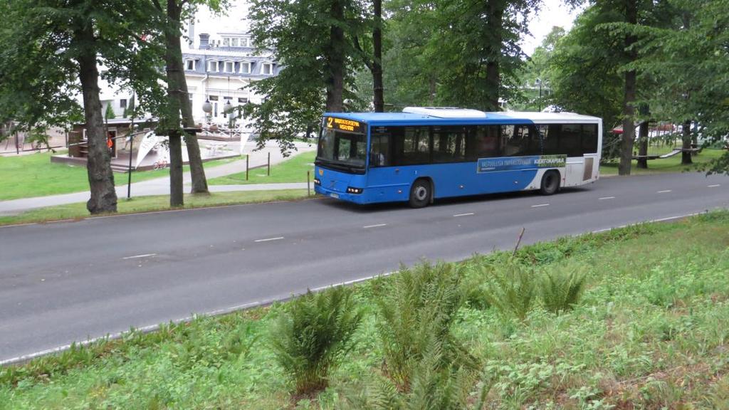 Joukkoliikenteellä Halutessaan siirtymän asemalta Aulankoon voi tehdä jompaankumpaan tai molempiin suuntiin myös joukkoliikenteellä tai taksilla.