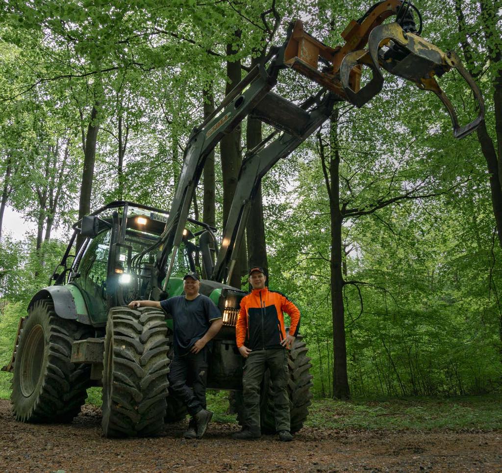 METSÄTRAKTOREIDEN RENKAAT METSIEN KUNINGAS Mutaisilta alueilta kivirinteille Christof Wiederstein ja hänen yrityksensä toimivat haastavissa metsäolosuhteissa.