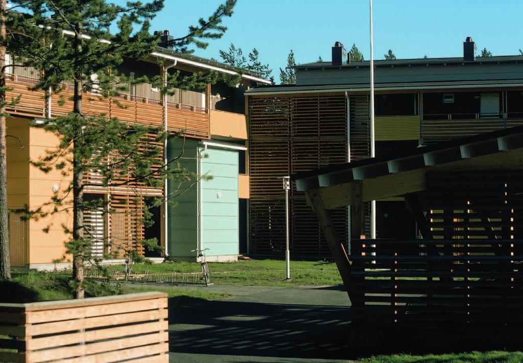 Puujulkisivujen paloturvallisuus Markku Karjalainen Suomen ensimmäiset puukerrostalot rakennettiin koerakennuskohteina vuosina 1995 1997,