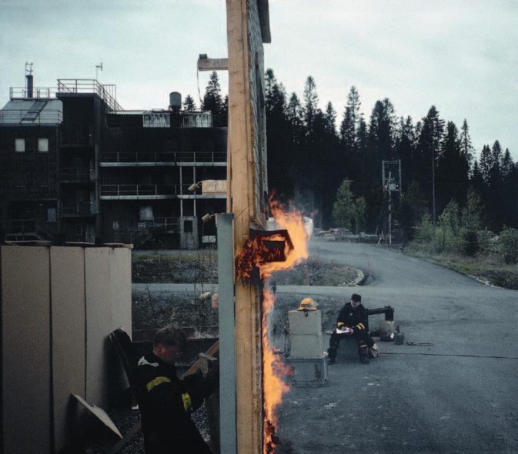 Puutuotteiden palosuojauksen avulla pyritään vähentämään puuaineelle ominaista syttymisherkkyyttä ja lämmönvapautumista.