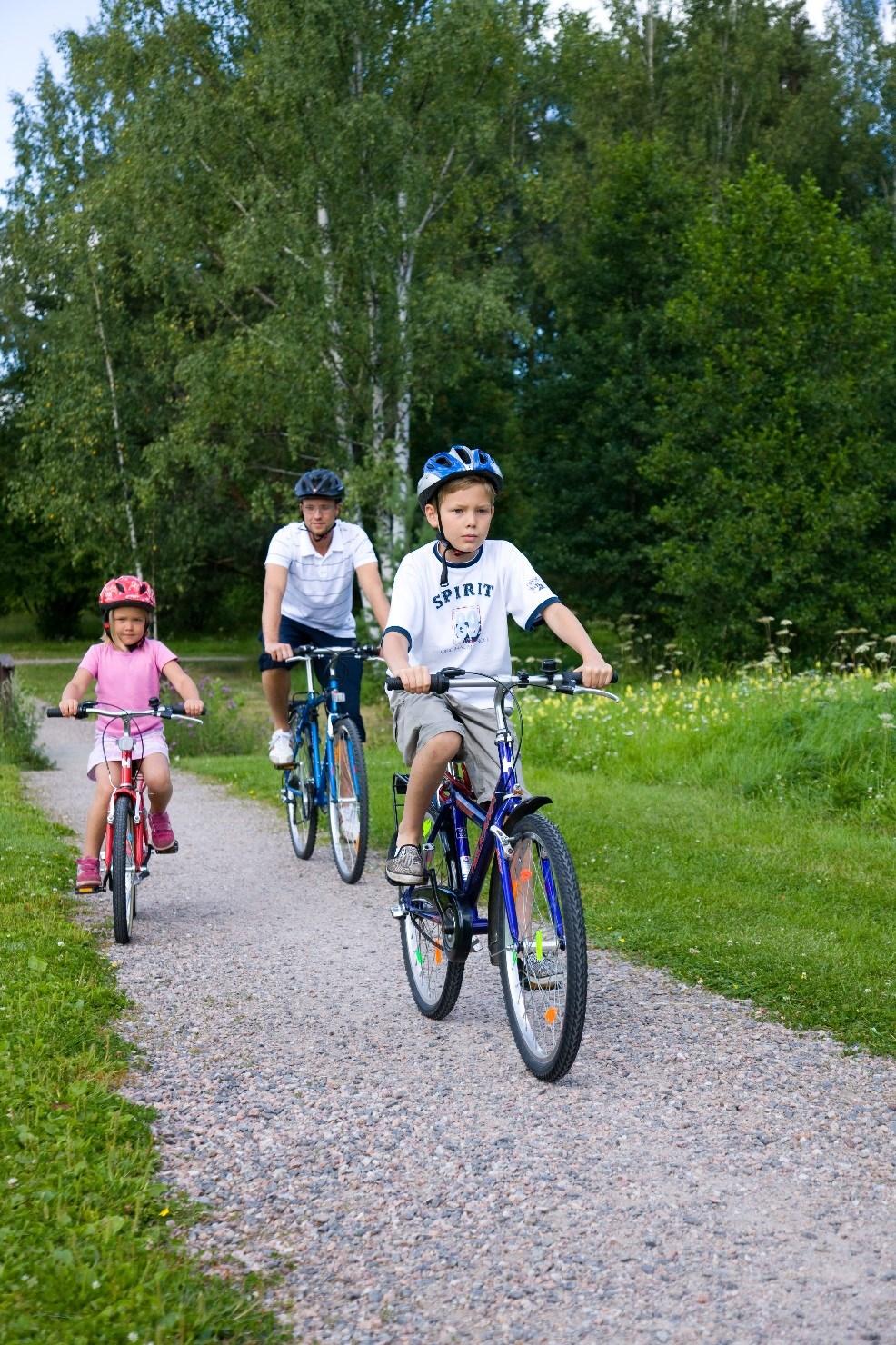 Perhekeskus - aitoja kohtaamisia ja yhteistä tekemistä Lapsi ja perhe asiantuntijoina Rajapinnoista yhdyspintoja Asiakas on aina oikealla ovella Kohtaaminen ja puheeksiotto Verkoston