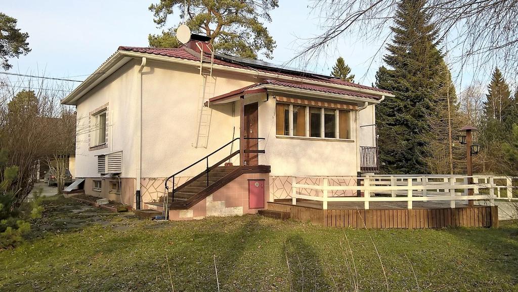 Omakotitalo Akaa, Toijala / Pätsiniemi Kohdenumero 621531 2-3h+k+kph/wc+et+kuisti+tkh+ph+s+wc+h+varasto+at, 87,0 m²/157,0 m² Kov. 1954 Energialuokka D 2018 Mh. 129 000,00 Petsamontie 11.