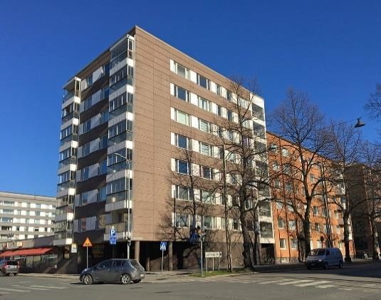 Tontilla sijaitsee 1971 rakennettu 8-kerroksinen asuinkerrostalo Tammelan puistokadun varrella sekä yksikerroksinen liikerakennus Kullervonkadun varrella.