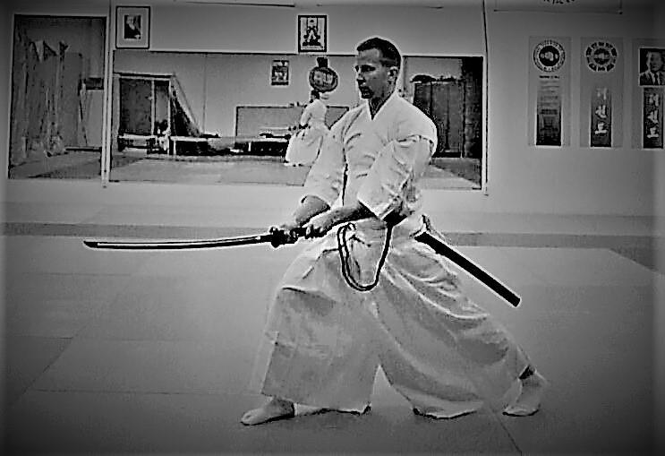 Hän vierailee säännöllisesti Suomessa opettamassa iaidôa. Takada-sensein iaidô-opettaja oli edesmennyt Matsuo Kenpu-sensei (iaidô 10.