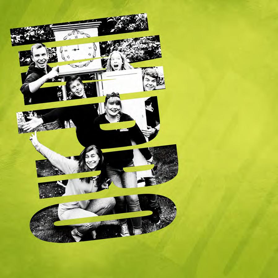 Improjamit Tule. Kysy. Emme tiedä. Vastaamme silti. Ylläty. Tämä maistuu paremmalta kuin santsikuppi kylmää kahvia. Perinteinen teatteri vaihtuu improvisaatio-iloitteluksi.