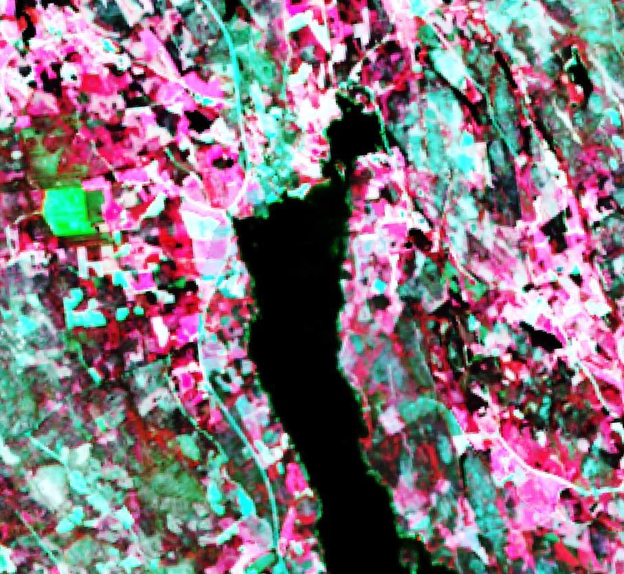 Kaukokartoitusaineistona yleensä Landsat (vas.