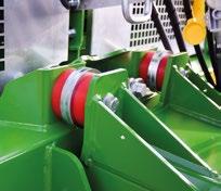 huoltoa varten. Välilevyjä käyttämällä on mahdollista säätää vetopuomin korkeus eri traktoreita varten.