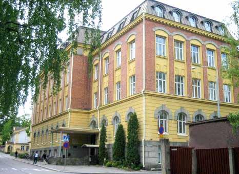 Muistikuvia Tampereelta oppilaitoksen vuosikertomuksessa oli heistä maininta. Punakaarti Pyynikin kentällä ja Tammelan torilla käytiin punakaartin harjoituksia.
