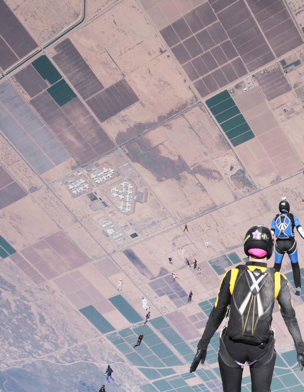 PHOENIXIN LÄHELLÄ, Arizonan Eloyssa sijaitsee tunnettu laskuvarjohyppykeskus Skydive Arizona.