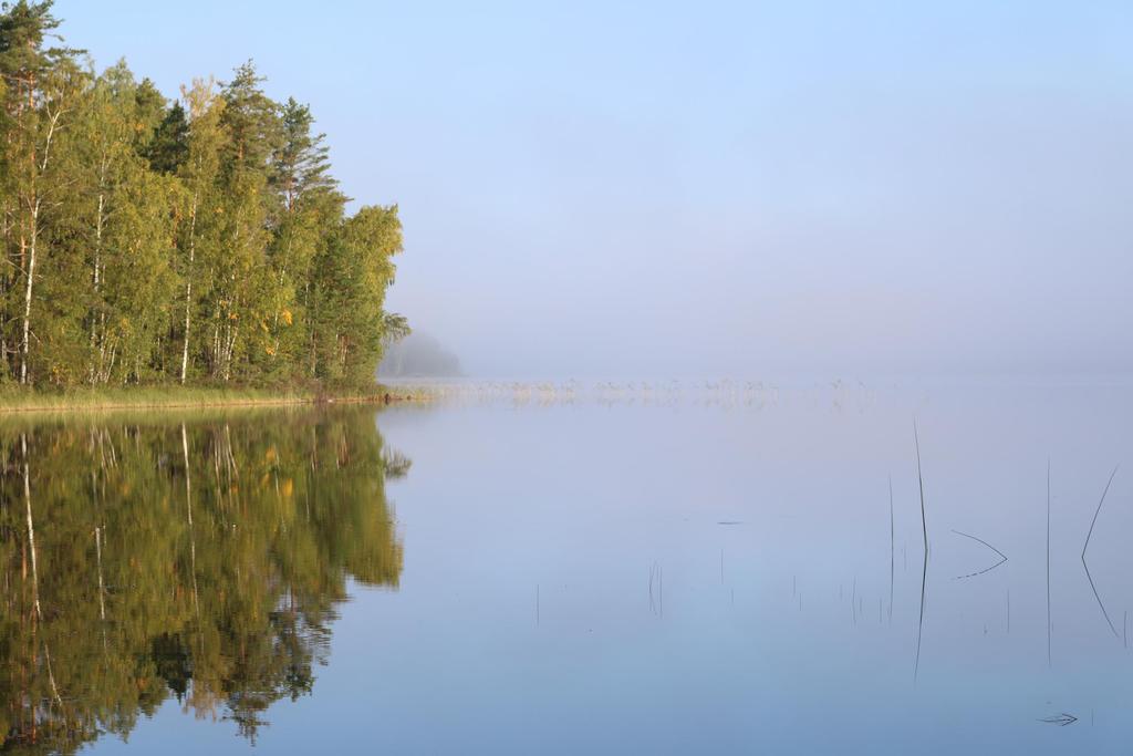 Sumun keskellä pursi kulje ei Ei tuuli taitu enää