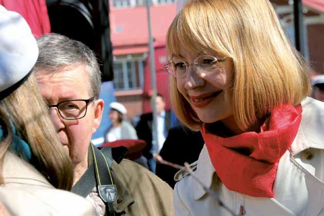 2017 1. toukokuuta 2017 Hautausmaan kunniakäynneillä puhuivat Mari- Elina Koivusalo ja Eeva-Johanna Eloranta.