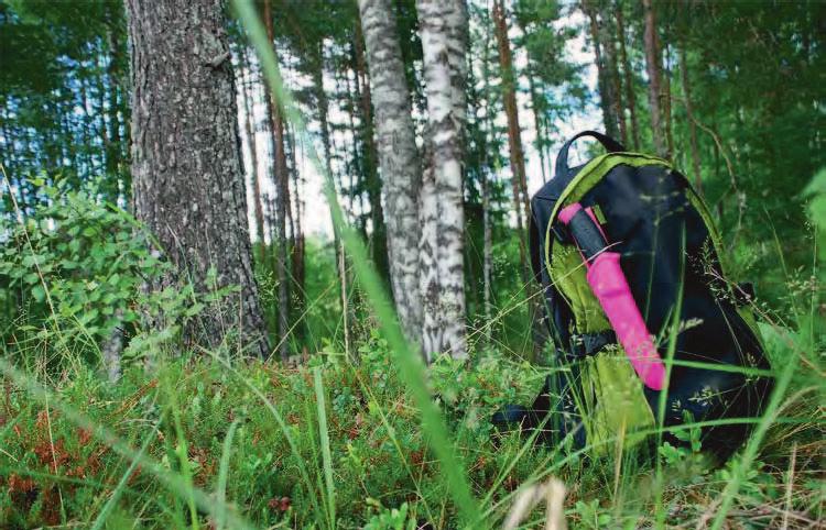 Puukot Puukot Musta 12141 Tummanvihreä 11827 Vihreä 12158 Sininen 12159 Magenta 12157 Companion yleispuukko