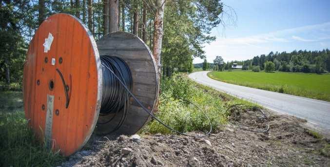 Verkon rakentamisen vaihtoehdot o Kaupallisten toimijoiden kiinnostuksen puuttuessa haja-asutusalueiden laajakaistaverkkoja voidaan rakennuttaa kunnan tai kyläosuuskunnan (tms.