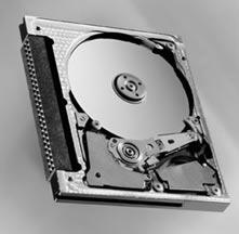 - 70 GB Hakuaika: 5-15 ms 1-10 levyä