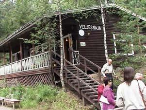 040-8165 919 Kulttuurihistoriallisesti arvokas, vuonna 2010 ajanmukaiseksi remontoitu viihtyisä juhla- ja kokouspaikka, joka sijaitsee reilun 4 km:n
