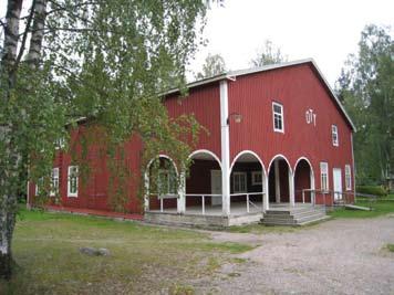 Hausjärvi (Hietoinen) Mommilan Seurojentalo Suonsaarentie 21 12170 Hietoinen Suuri hyväkuntoinen vaaleansävyiseksi remontoitu työväentalo on juhlijoiden käytössä ympäri