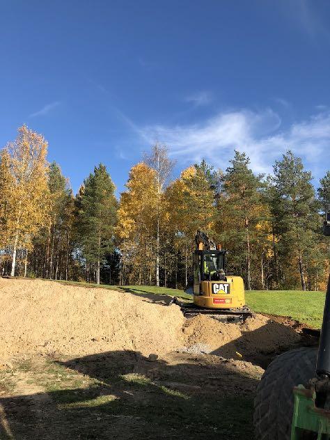 INVESTOINNIT Investoinnit jakautuvat koneiden, kenttien, kiinteistöjen ja muiden investointien kesken. Vuoden 2019 suunnitelman mukaiset investoinnit ovat yhteensä 330 000.